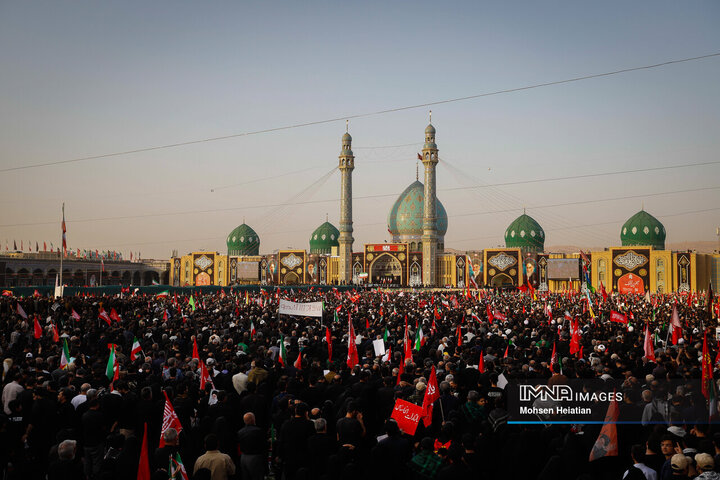 رسانه عربستانی از حضور گسترده عزاداران و نمایش انسجام ملی نوشت