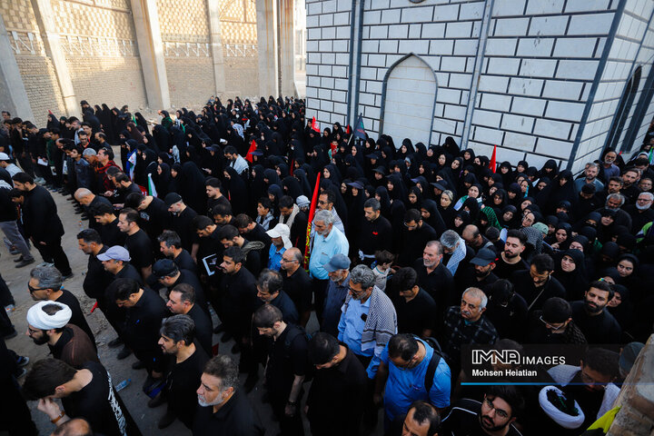 وداع با پیکر مطهر رهبر شهید انقلاب در شهر مقدس قم