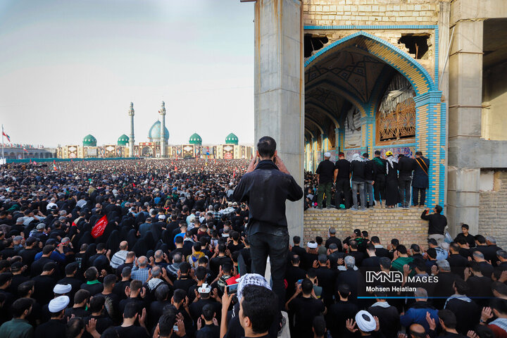 وداع با پیکر مطهر رهبر شهید انقلاب در شهر مقدس قم