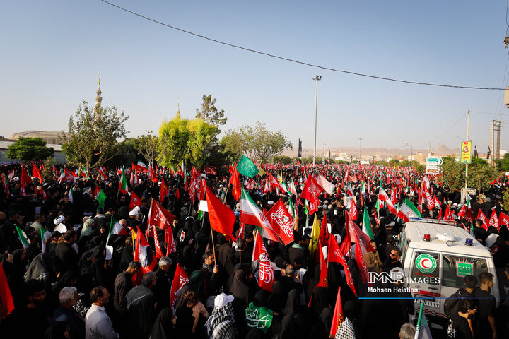 وداع با پیکر مطهر رهبر شهید انقلاب در شهر مقدس قم
