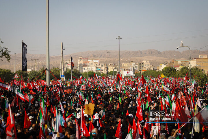 وداع با پیکر مطهر رهبر شهید انقلاب در شهر مقدس قم