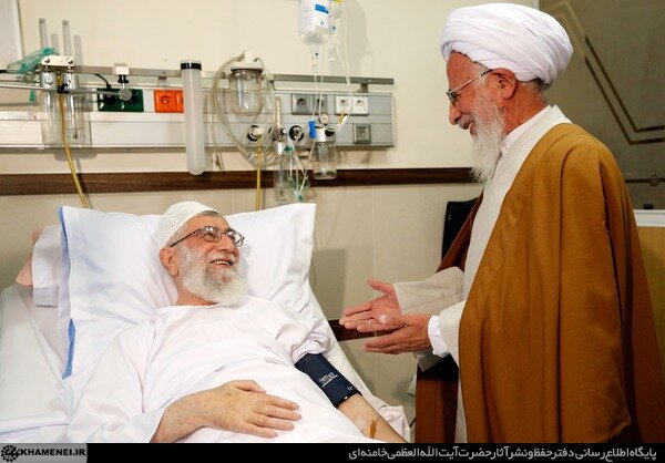 از کلاس‌های علامه تا نماز جمکران | آخرین فصل همراهی آیت‌الله جوادی‌آملی با رهبر شهید
