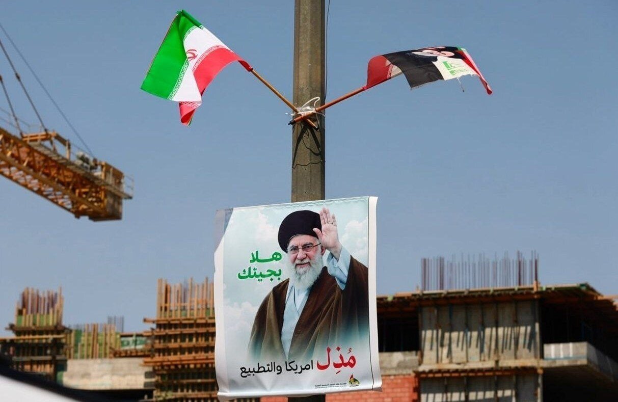 کشور عراق , شهر نجف اشرف , کربلا , مراسم تشییع , تشییع رهبر شهید , تشییع امام شهید , تشییع آیت‌الله‌العظمی سید علی خامنه‌ای , بدرقه آقای شهید ایران , 