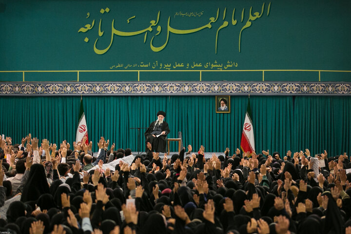 نسلی که کوه اعتماد پدر شهید ملت بر دوش آن‌ها بود