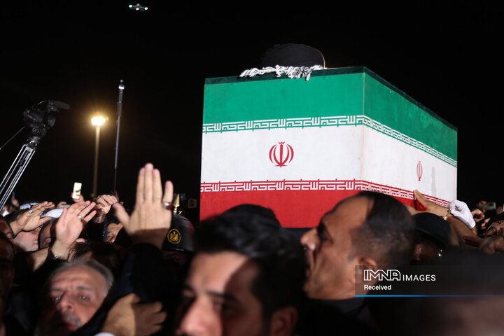 آیین رسمی استقبال از پیکر مطهر رهبر شهید انقلاب اسلامی