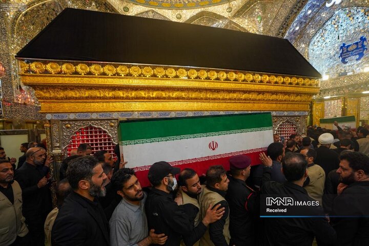طواف پیکرهای خانواده رهبر شهید انقلاب در حرم مطهر علوی