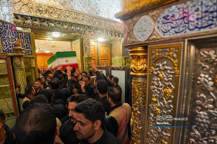 طواف پیکرهای خانواده رهبر شهید انقلاب در حرم مطهر علوی