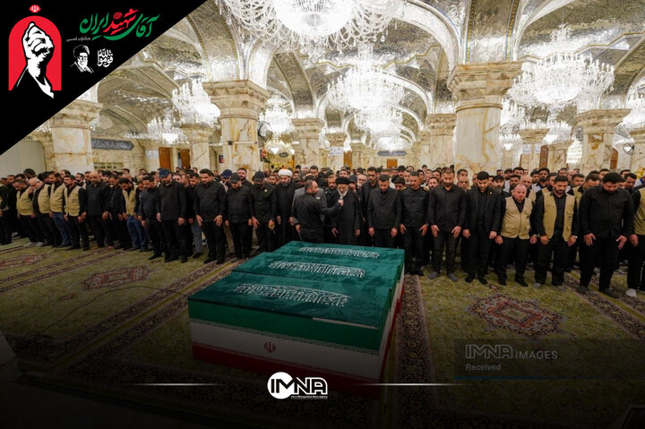 اقامه نماز بر پیکر رهبر شهید انقلاب در حرم امام علی(ع)