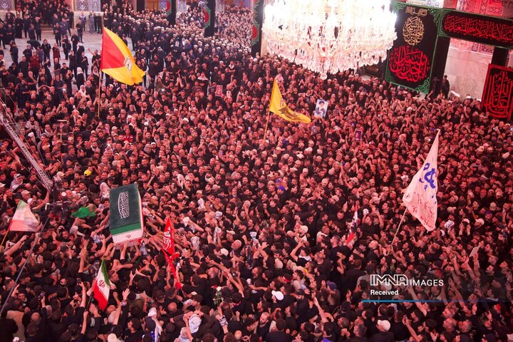 حرم امام حسین(ع) میزبان پیکر مطهر رهبر شهید انقلاب