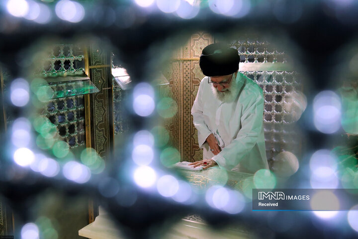 غبارروبی مضجع مطهر حضرت امام رضا (ع) - 1398