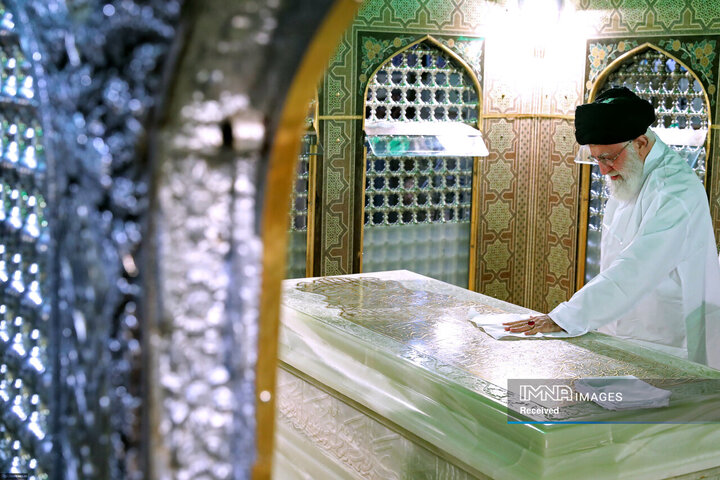 غبارروبی مضجع مطهر حضرت امام رضا (ع) - 1398