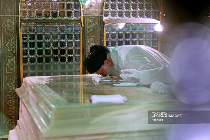 غبارروبی مضجع مطهر حضرت امام رضا (ع) - 1398