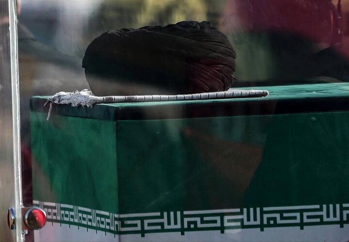 آماده‌سازی قبر مطهر رهبر شهید انقلاب در حرم رضوی + فیلم و عکس