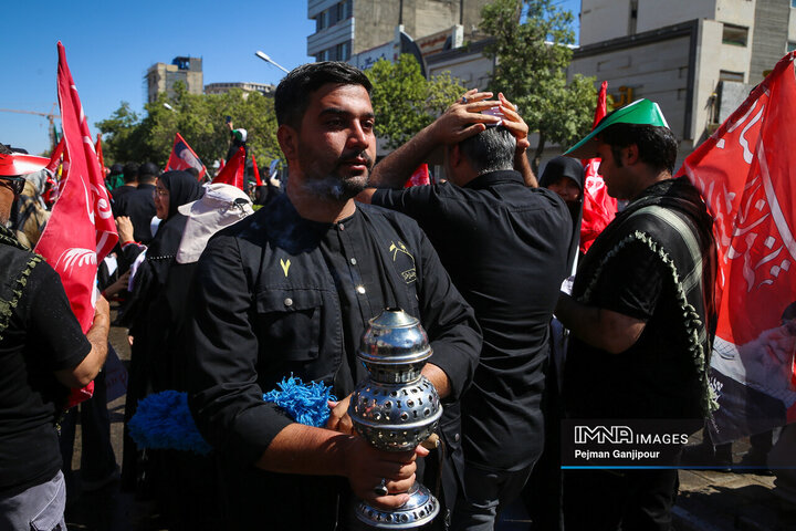 بدرقه حماسی رهبر شهید انقلاب در مشهد