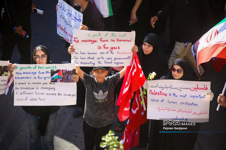 بدرقه حماسی رهبر شهید انقلاب در مشهد