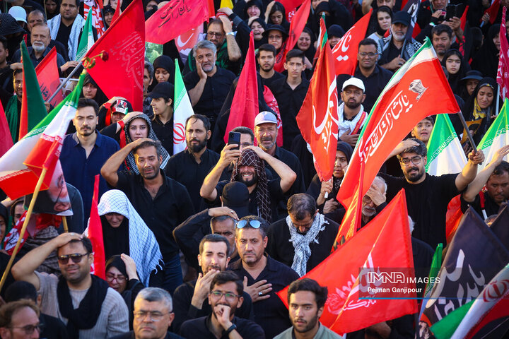 بدرقه حماسی رهبر شهید انقلاب در مشهد