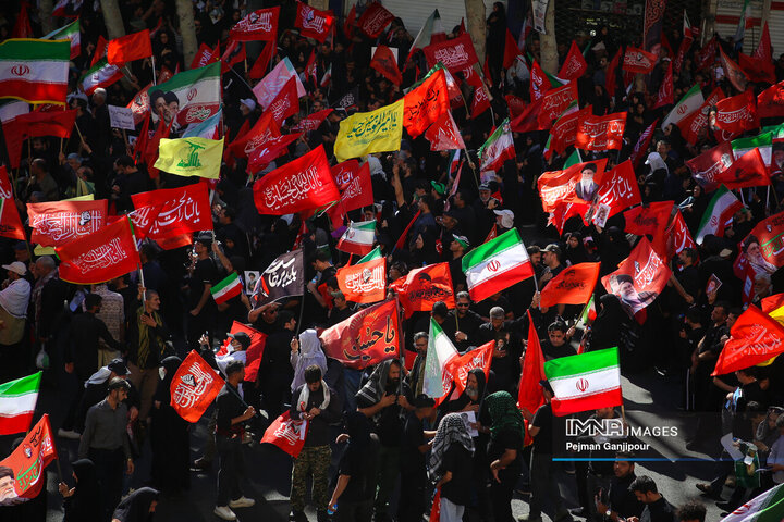 فیلم کامل اقامه نماز بر پیکر «آقای شهید ایران»