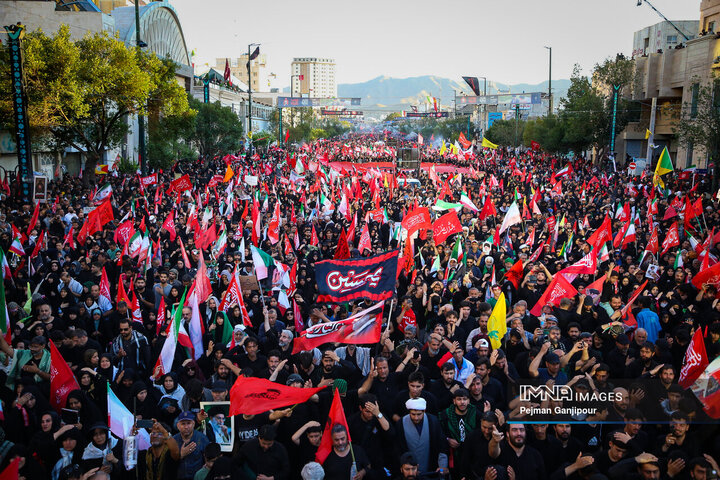 بدرقه حماسی رهبر شهید انقلاب در مشهد