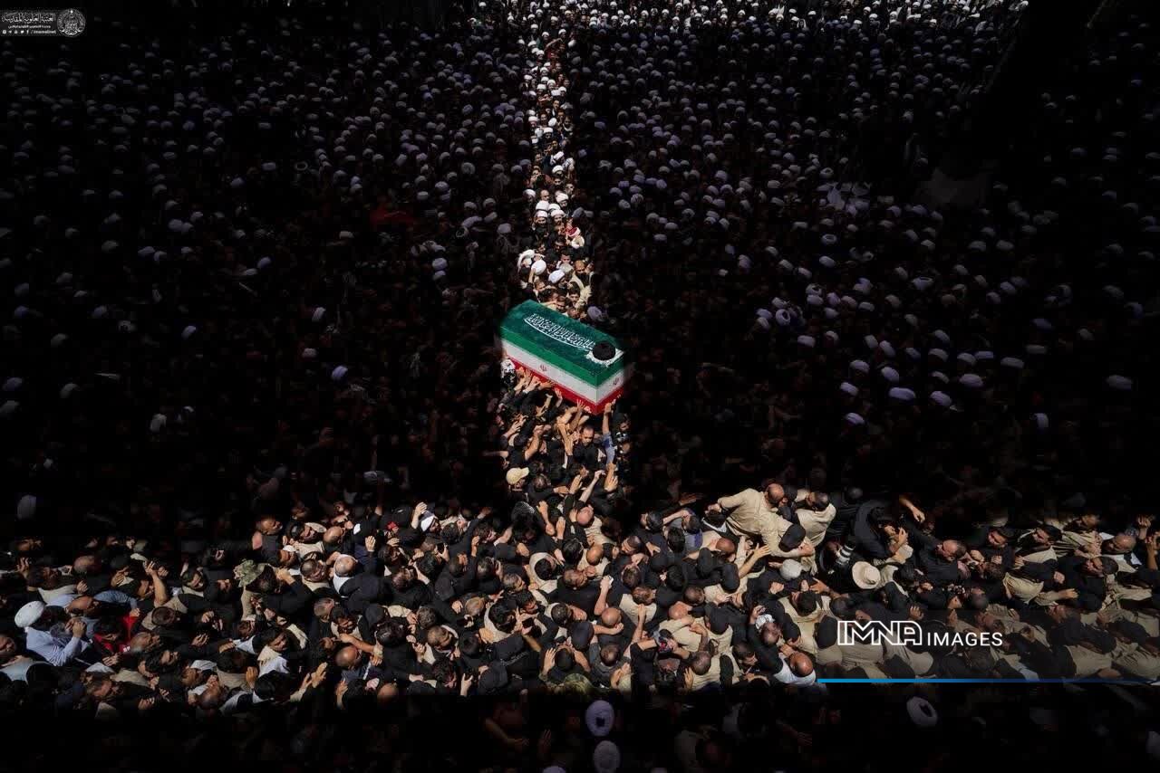 استقبال کم‌نظیر و حماسی مردم عراق از پیکر رهبر شهید تداوم راه مقاومت و وفاداری به اوست