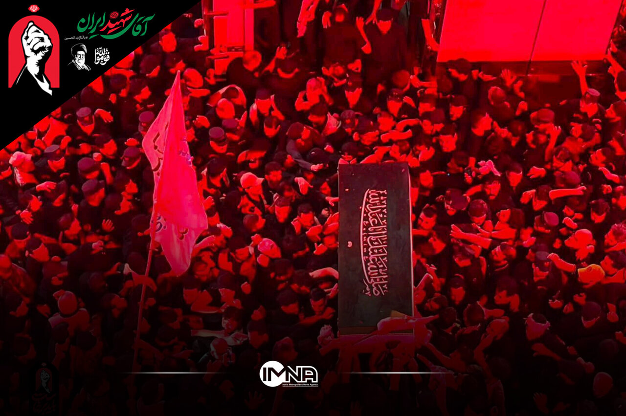 اقامه نماز بر پیکر امام مجاهد در حرم‌ امام حسین (ع)