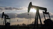 عرضه بیشتر نفت قیمت آن را کاهش داد