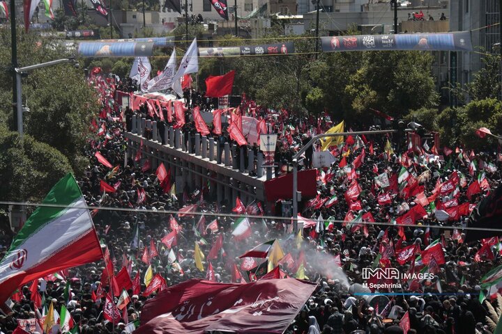 بدرقه حماسی رهبر شهید انقلاب در مشهد