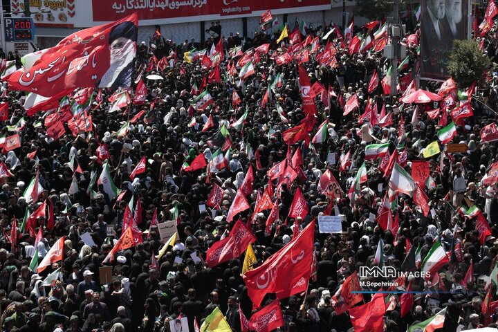 بدرقه حماسی رهبر شهید انقلاب در مشهد