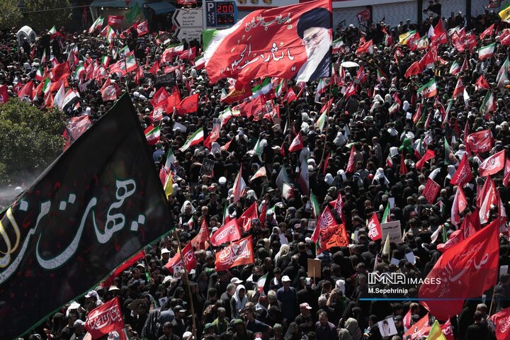 بدرقه حماسی رهبر شهید انقلاب در مشهد