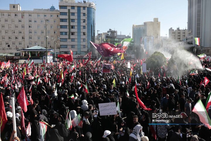 بدرقه حماسی رهبر شهید انقلاب در مشهد