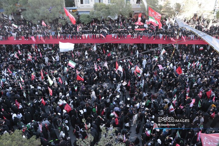 بدرقه حماسی رهبر شهید انقلاب در مشهد