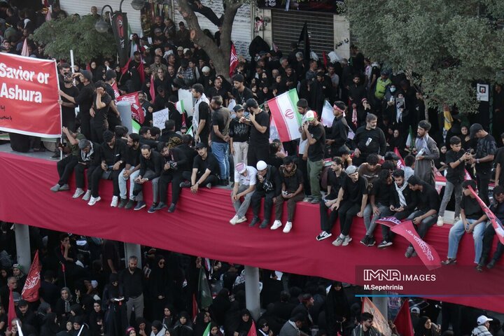 بدرقه حماسی رهبر شهید انقلاب در مشهد