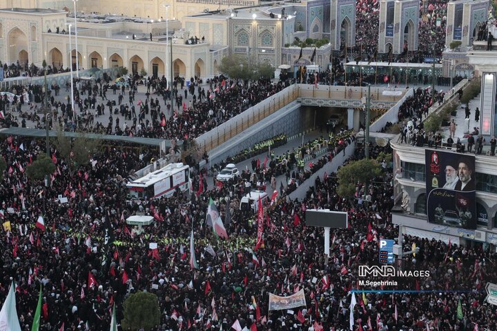 بدرقه حماسی رهبر شهید انقلاب در مشهد