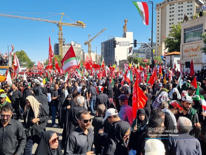 بدرقه حماسی رهبر شهید انقلاب در مشهد