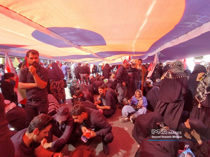 بدرقه حماسی رهبر شهید انقلاب در مشهد
