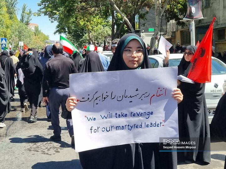 بدرقه حماسی رهبر شهید انقلاب در مشهد