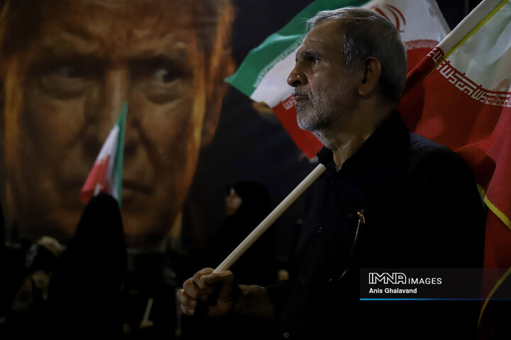 تجمع بزرگداشت بدرقه پیکر مطهر امام شهید در اهواز