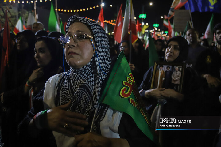 تجمع بزرگداشت بدرقه پیکر مطهر امام شهید در اهواز