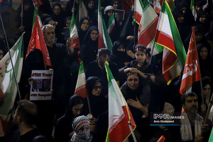 تجمع بزرگداشت بدرقه پیکر مطهر امام شهید در اهواز