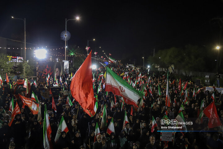 تجمع بزرگداشت بدرقه پیکر مطهر امام شهید در اهواز
