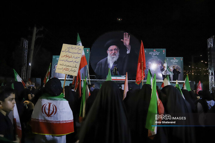 تجمع بزرگداشت بدرقه پیکر مطهر امام شهید در اهواز