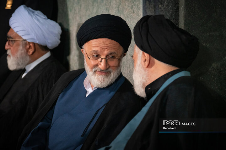 اولین شب از مراسم بزرگداشت رهبر شهید انقلاب و شهدای خانواده ایشان در حرم مطهر رضوی