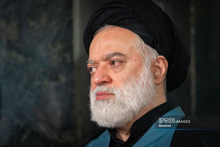اولین شب از مراسم بزرگداشت رهبر شهید انقلاب و شهدای خانواده ایشان در حرم مطهر رضوی