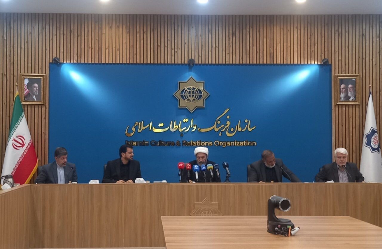 انتشار آثار برجسته شاعران درباره رهبر شهید در جهان مرد/ رهبری حکیم؛ جامع العلوم بود