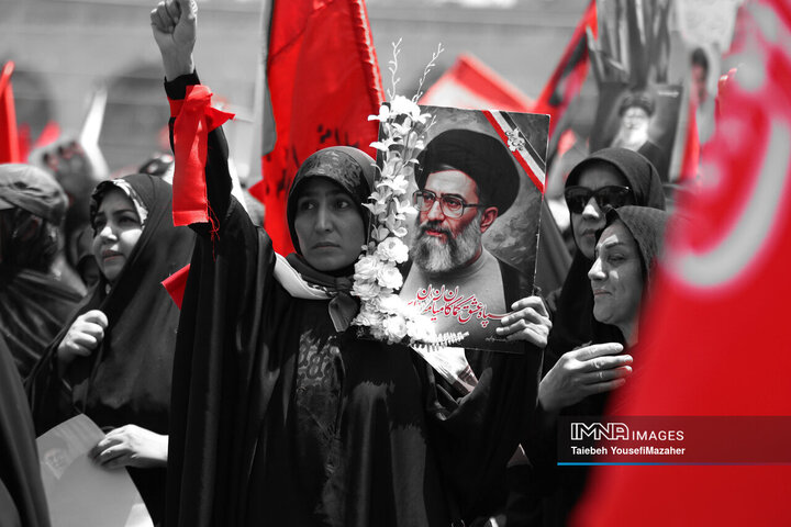 پرچم سرخ انتقام