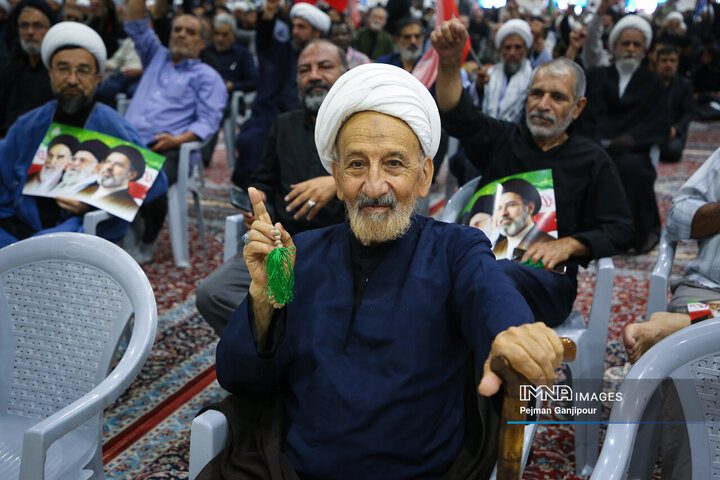 مراسم گرامیداشت و یادبود رهبر شهید انقلاب