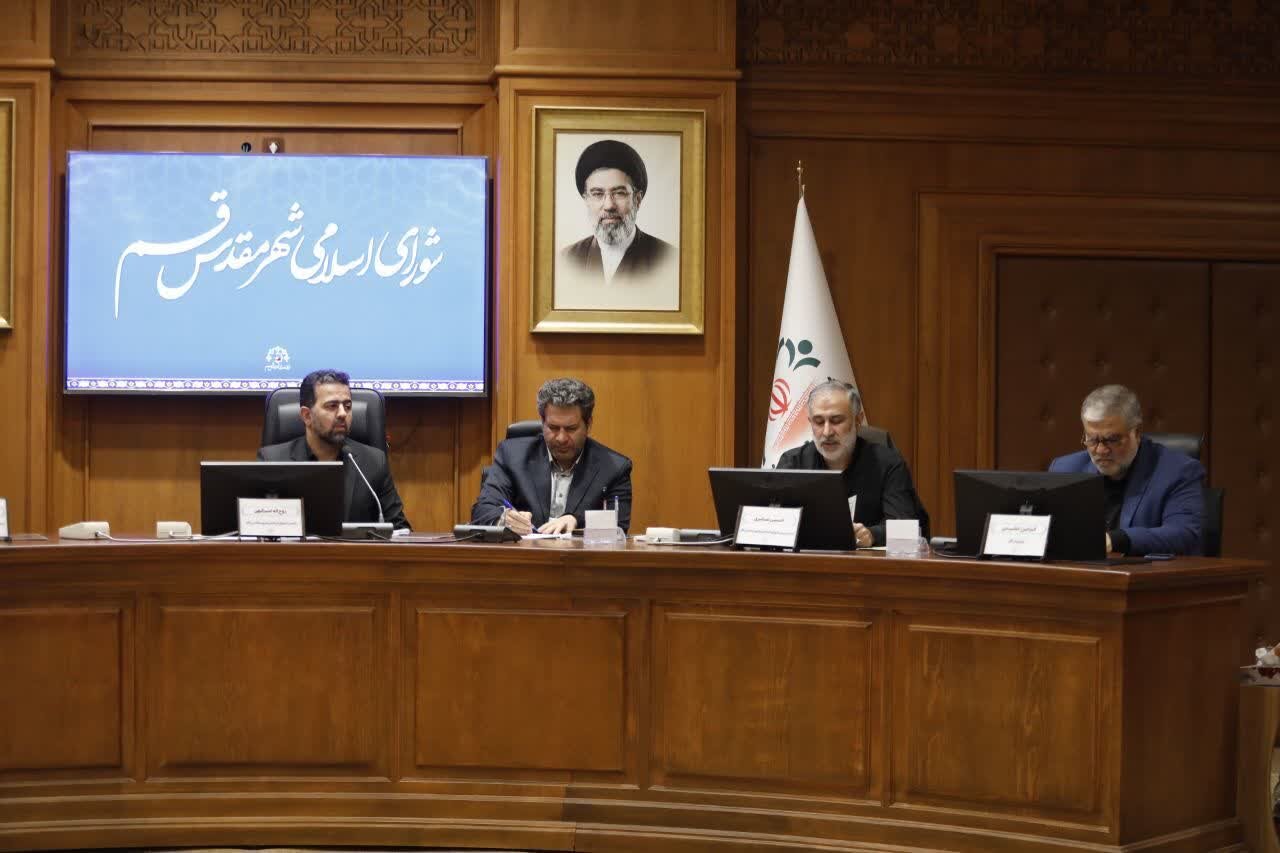 چالش‌های مدیریت حماسه‌ی ۴ میلیونی/ آسیب‌شناسی تشییع «رهبر شهید ایران» در شورای شهر قم