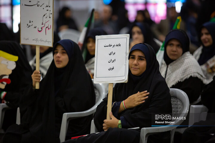 اجتماع بزرگ دانش‌آموزان اصفهانی