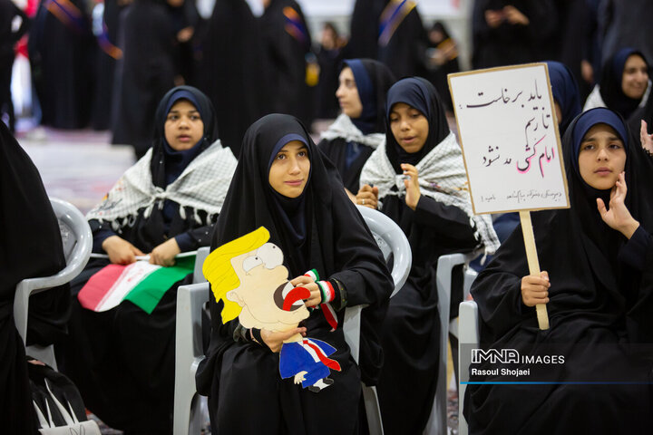 اجتماع بزرگ دانش‌آموزان اصفهانی