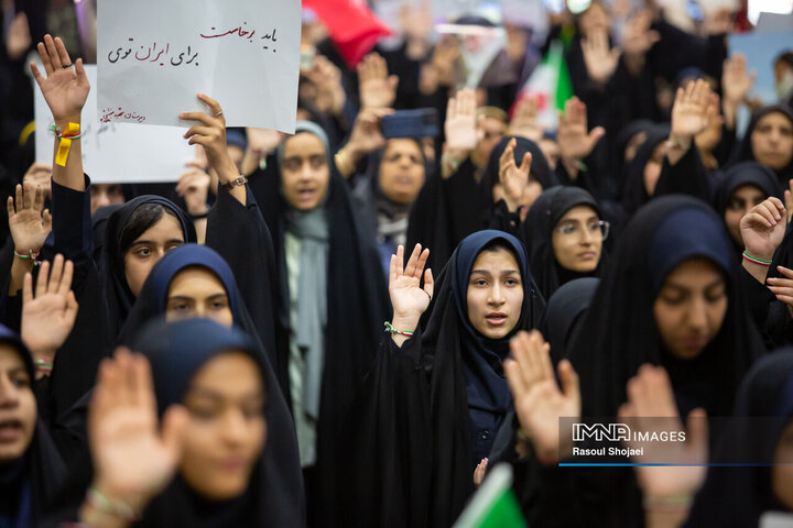 اجتماع بزرگ دانش‌آموزان اصفهانی
