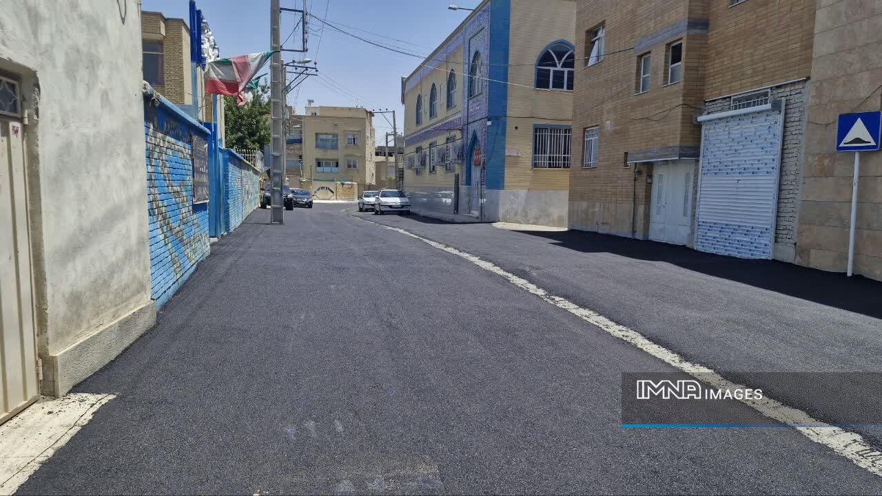 آغاز عملیات گسترده روکش آسفالت معابر بافت فرسوده منطقه ۱۵ اصفهان با اعتبار ۵۵۰ میلیاردریال